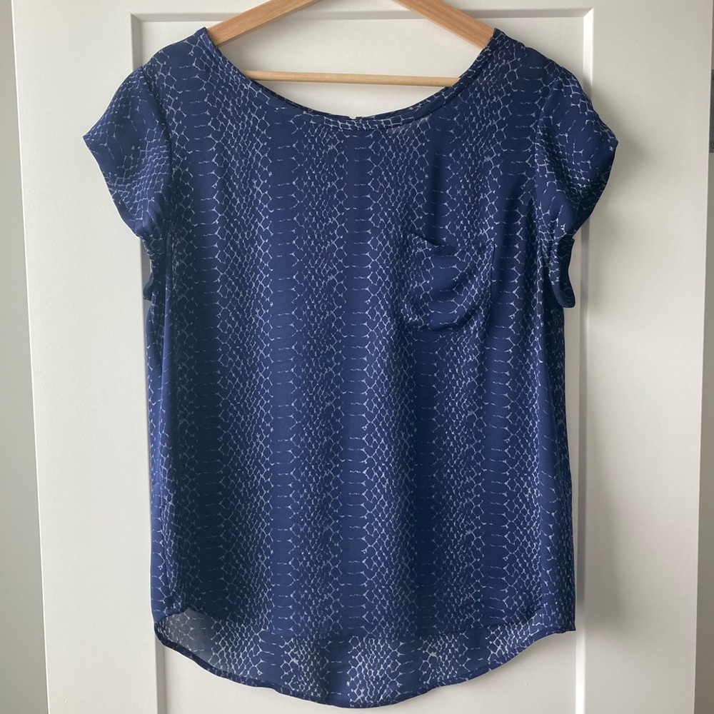 Joie short sleeve blue silk blouse with pocket detail Women’s Large
